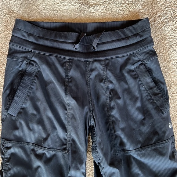 Lululemon capri length pants 4 - Picture 2 of 5